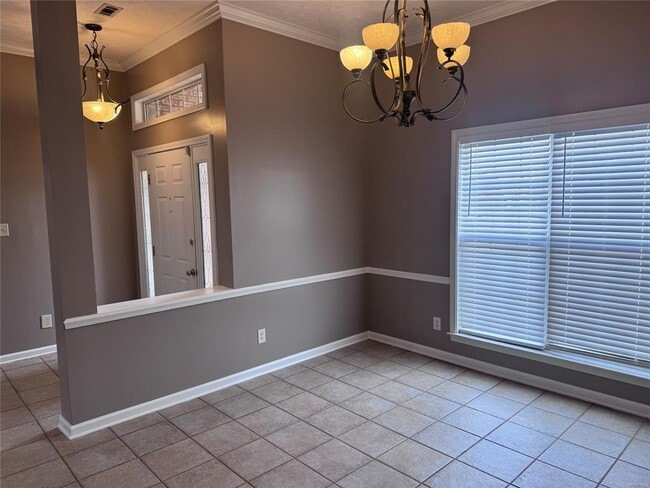 Building Photo - 1924 Dundee Dr