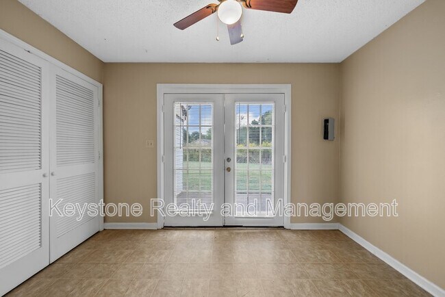 Building Photo - 1070 Pembroke Oak Grove Rd