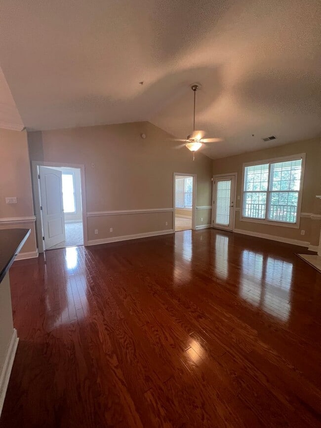 Foto del edificio - 210 Fountainhead Ln