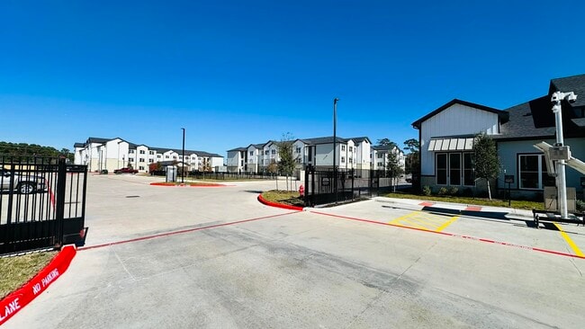 Building Photo - 19100 Woodland Hills Dr
