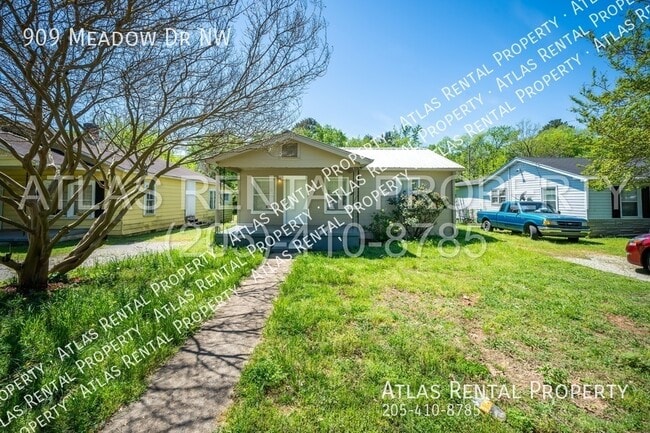 Building Photo - 909 Meadow Drive NW, Huntsville, AL 35816