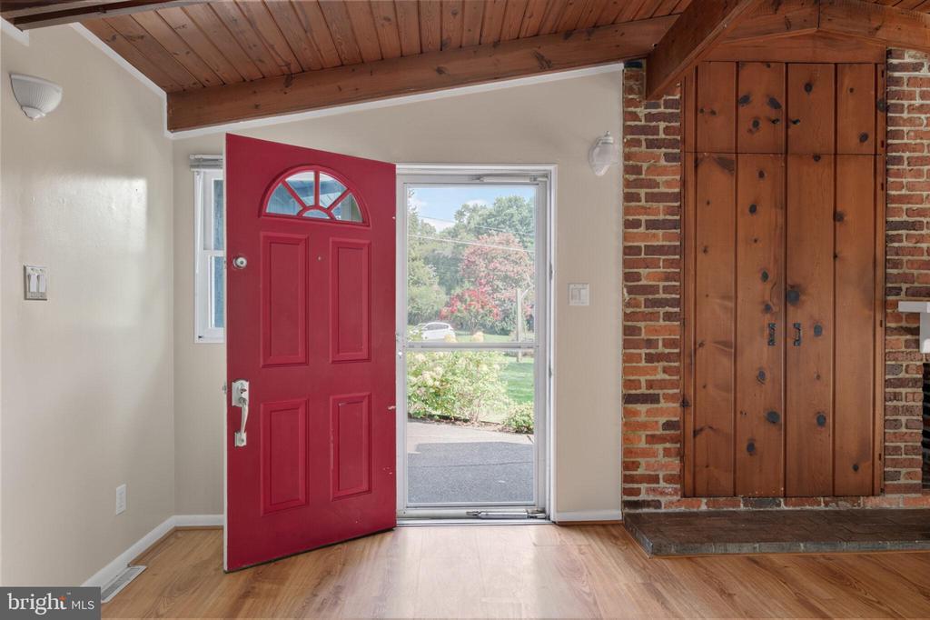 Foto principal - 2910 Pine Spring Rd