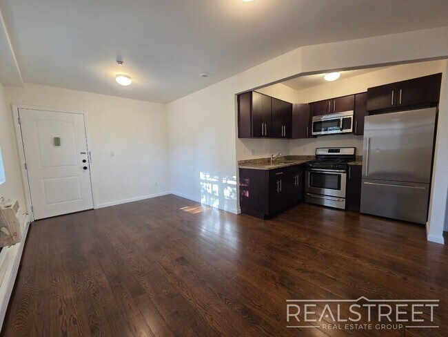 Foto del edificio - Beautiful renovated 1br Apartment