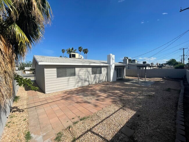 Building Photo - 2101 Jeanne Dr