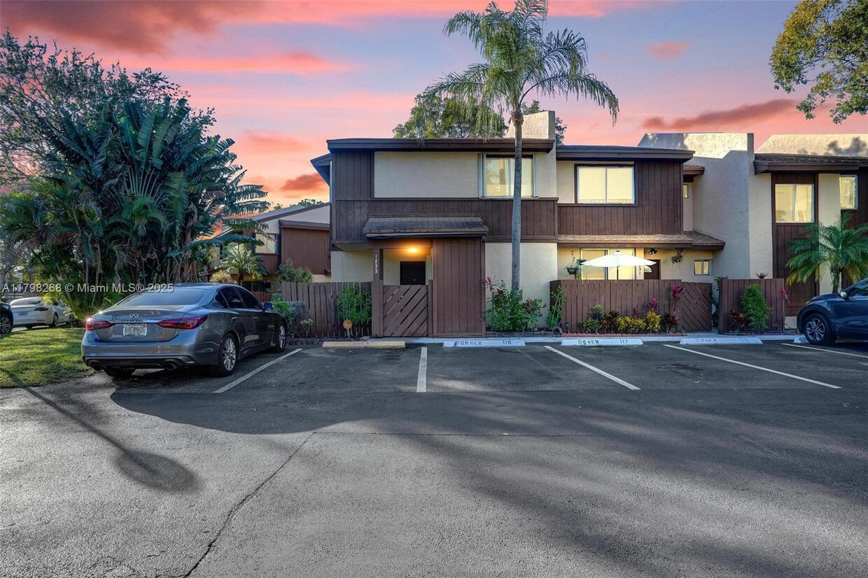 Foto principal - 1233 Hampton Blvd