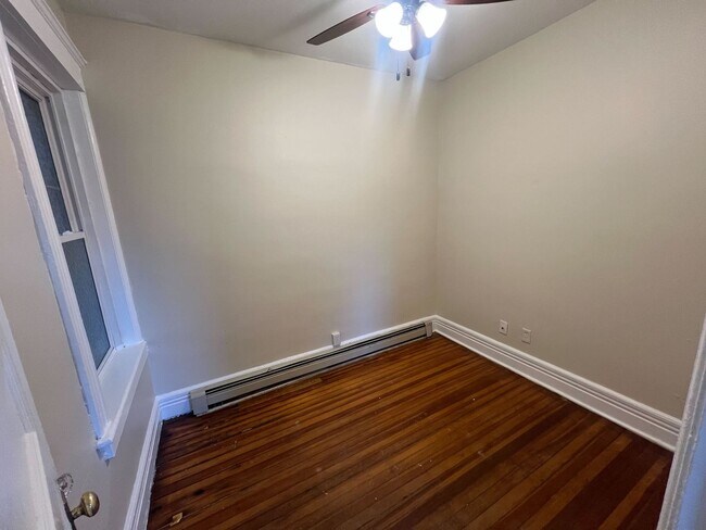 Foto del edificio - 50 Elberon Pl