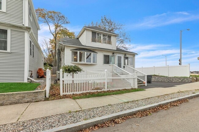 Building Photo - 176 W Elm Ave