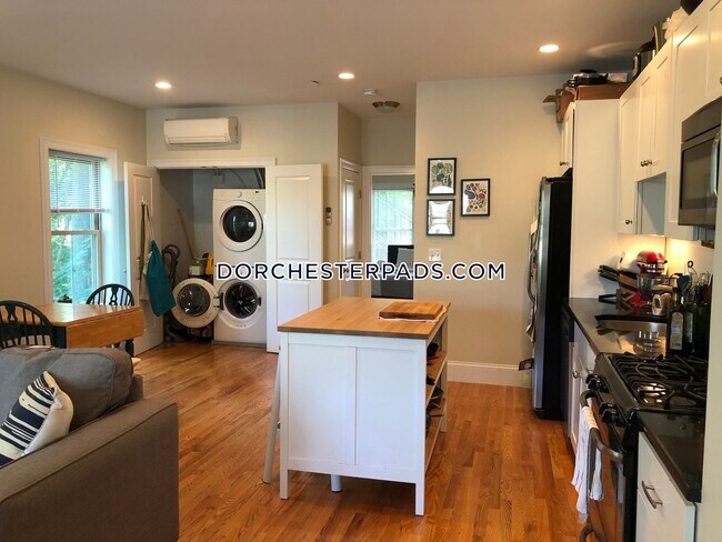 Foto del edificio - 341 Gallivan Blvd