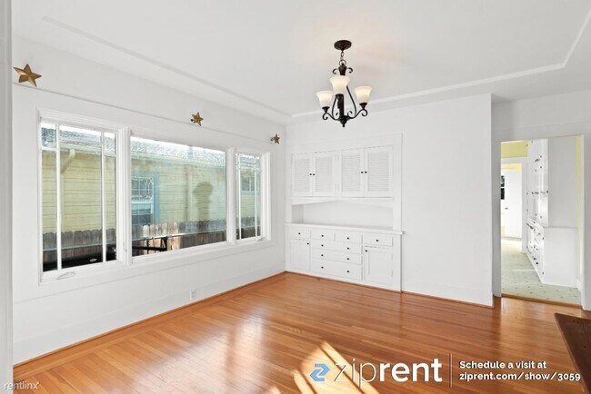 Building Photo - 3 br, 1.5 bath House - 3023 Champion St, O...