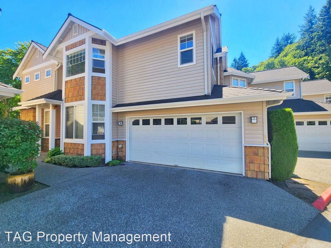 Primary Photo - 3 br, 2.5 bath House - 205 Newport Wy NW #B-1