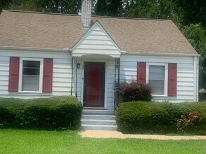 Building Photo - 108 Ivy Ave