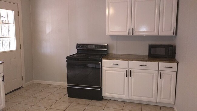 Kitchen - 410 w Washington st