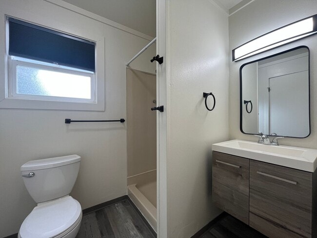 Building Photo - 2211 Spring St