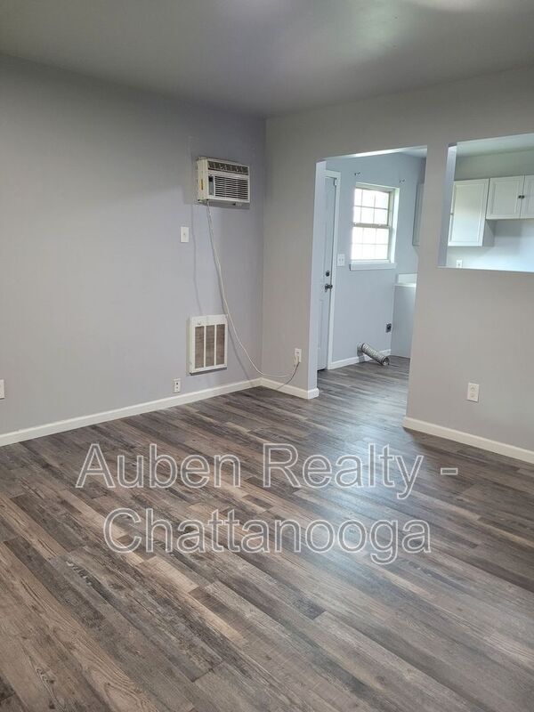 Building Photo - 1802 Wilcox Blvd