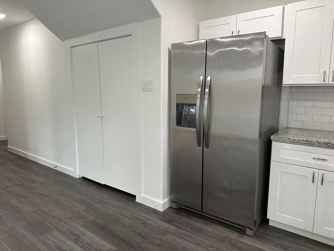 Foto del edificio - For Lease | 3 Bed, 2 Bath |1,150 Sq Ft