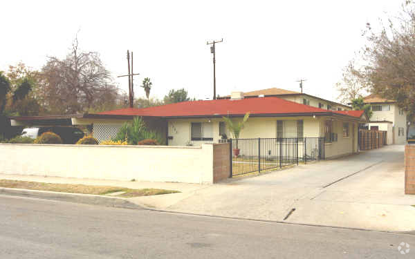 Building Photo - 1325 S Alta Vista Ave