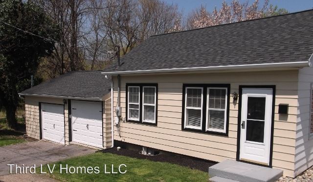 Primary Photo - 111 W Thomas Ave
