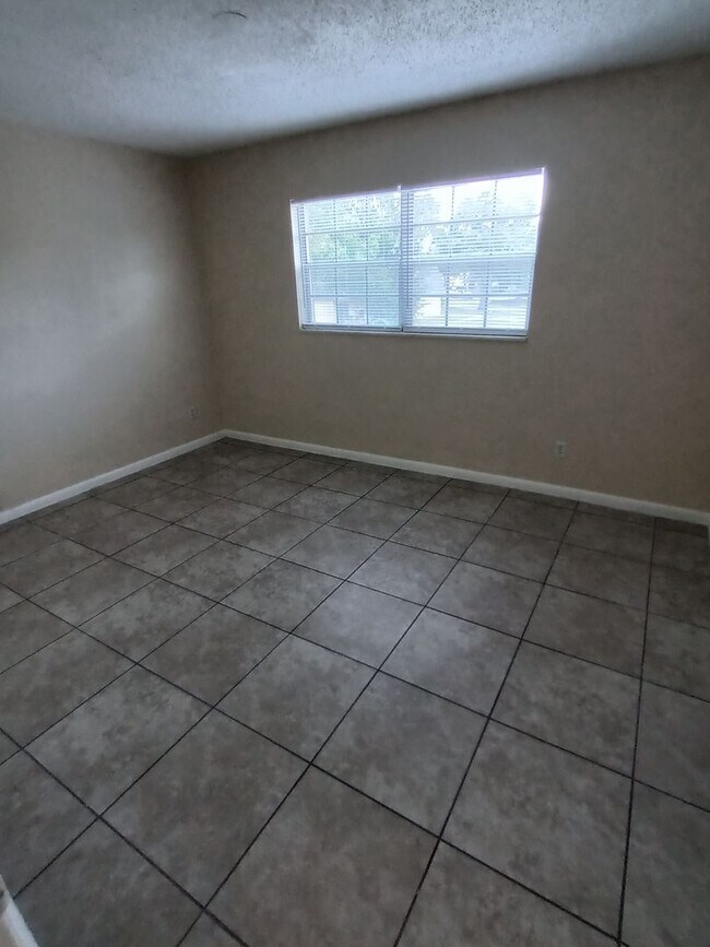 Foto del edificio - 1 Bedroom Condo with Community Pool and La...