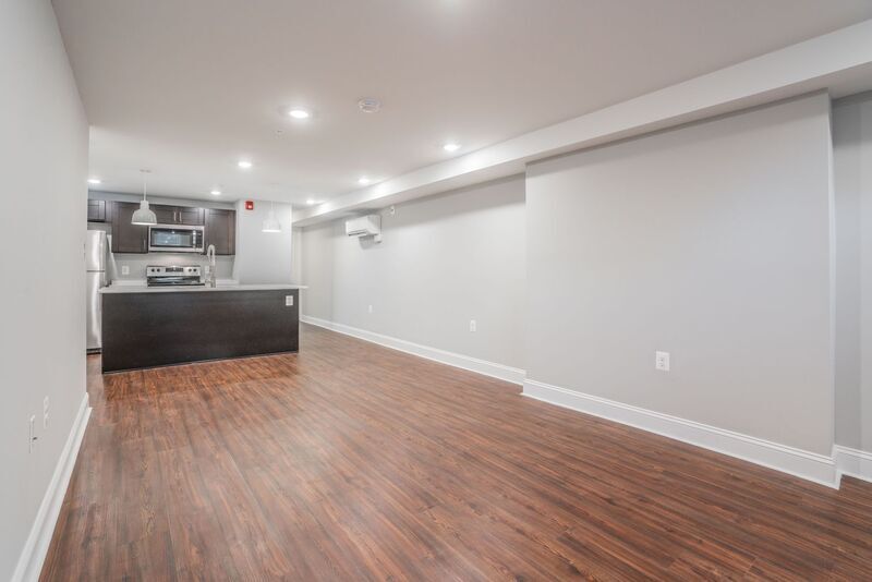 Primary Photo - 310 E Lanvale St