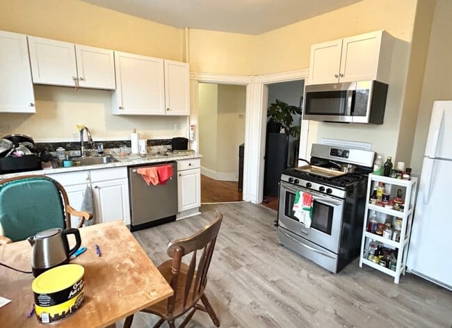 Building Photo - 38 Cherokee St