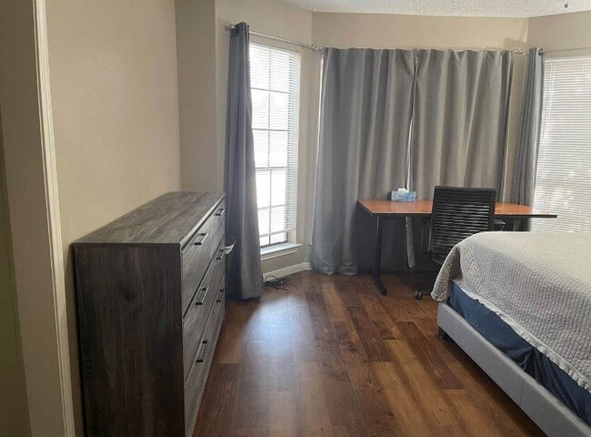 Main bedroom - 13722 Ravensway Dr