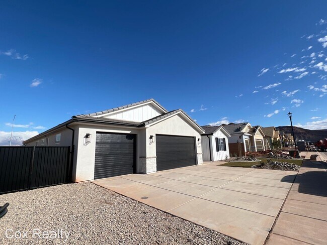Foto del edificio - 4 br, 3 bath House - 449 E 4235 S
