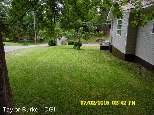 Building Photo - 3 br, 1 bath House - 600 9th Avenue