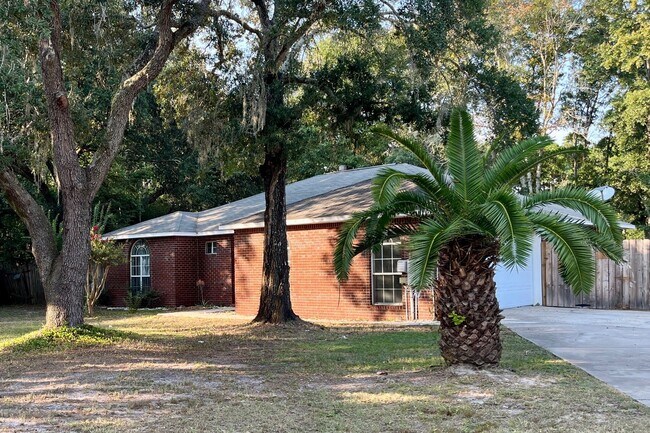 Foto del edificio - 3102 Lynn Dr