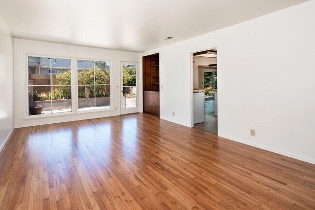 Foto del edificio - East Mesa Beachside Home for Rent!