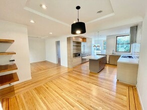 Building Photo - 756 Church St