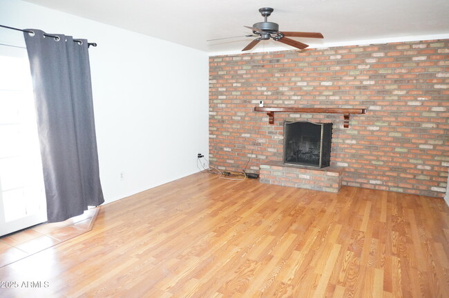 Building Photo - 3035 W Angela Dr