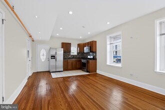 Building Photo - 4623 Sansom St