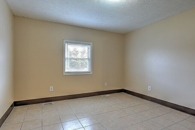 Foto del edificio - 1016 Walnut Ave