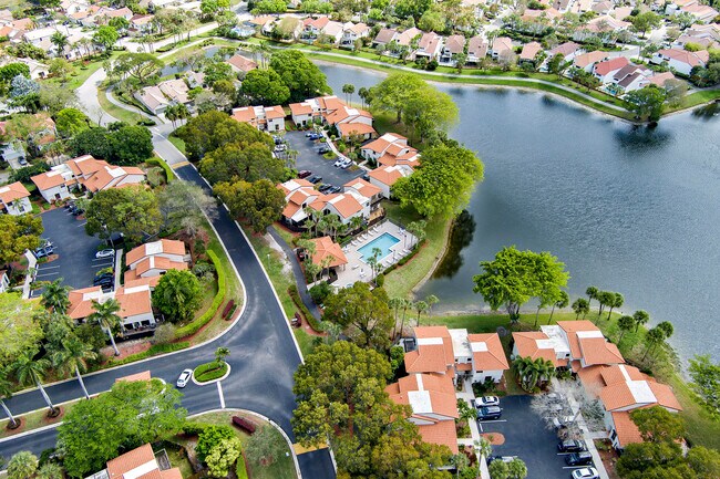 Foto del edificio - 5887 Fox Hollow Dr