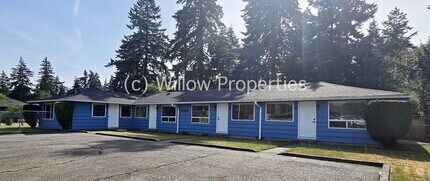Building Photo - 12020 Lakewood Dr SW