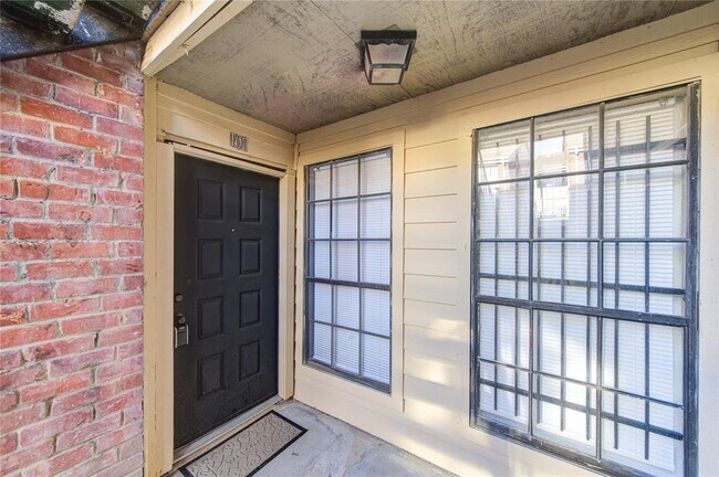 Building Photo - 12500 Sandpiper Dr