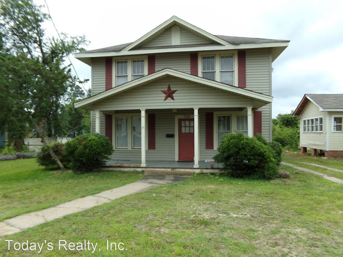 Primary Photo - 7 br, 2 bath House - 709 W. Georgia Avenue