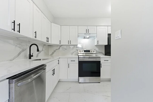 Foto del edificio - 111 Presidential Dr