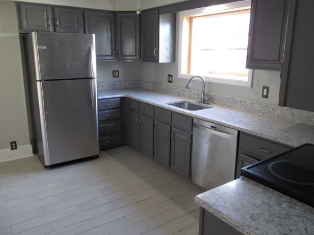 Foto del edificio - 223 Farragut Rd