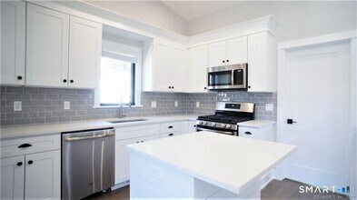 Building Photo - 26 Lounsbury Ave