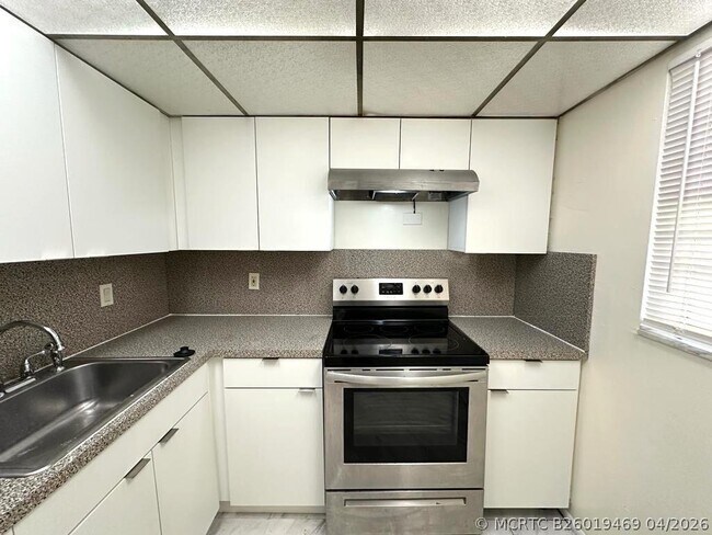 Foto del edificio - 15600 NW 7th Ave