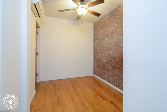 Building Photo - 689 Lincoln Pl
