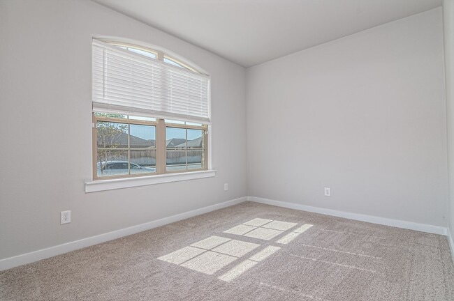 Building Photo - 2207 Matheson Dr