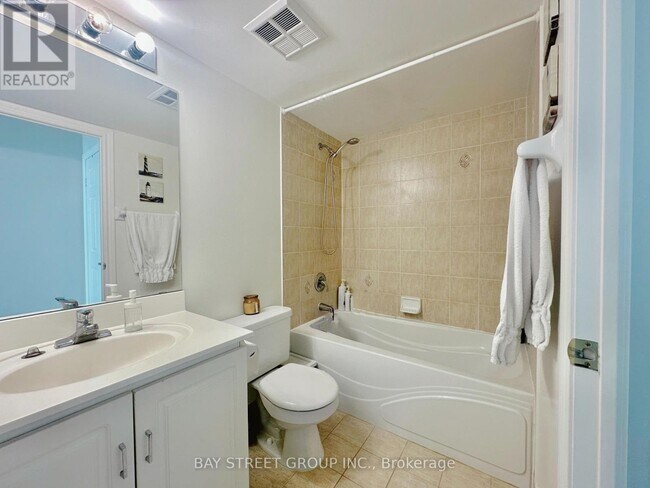Building Photo - 125-1125 Omni Dr