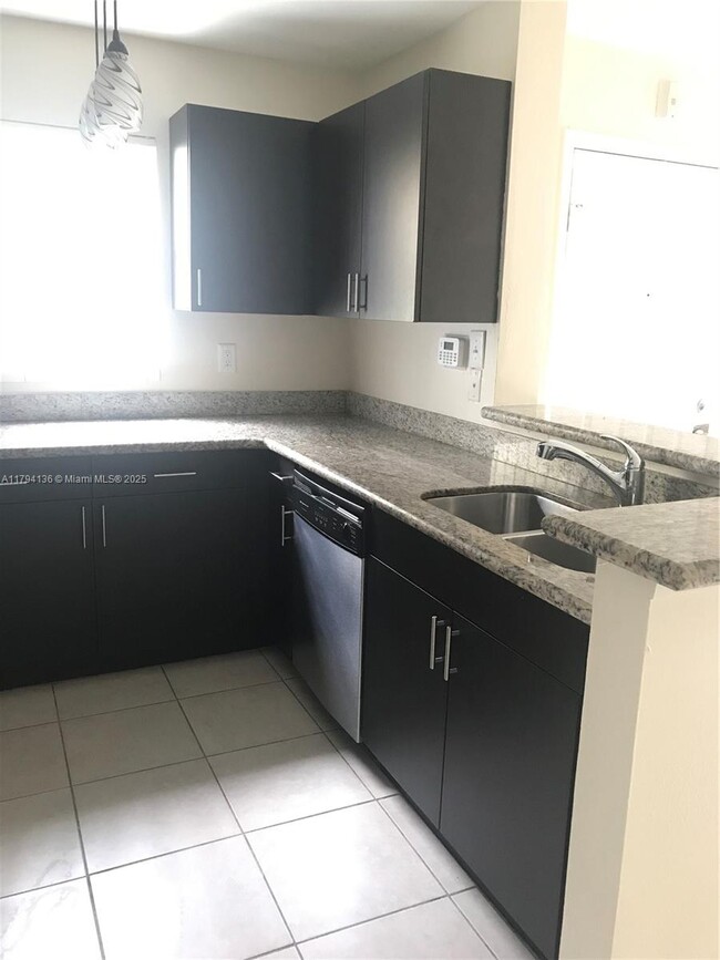 Foto del edificio - 4088 N Pine Island Rd