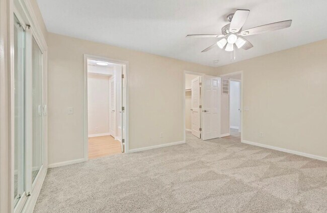 Large primary bedroom with full ensuite bath & walk in closet - 6362 E County Road 200 N