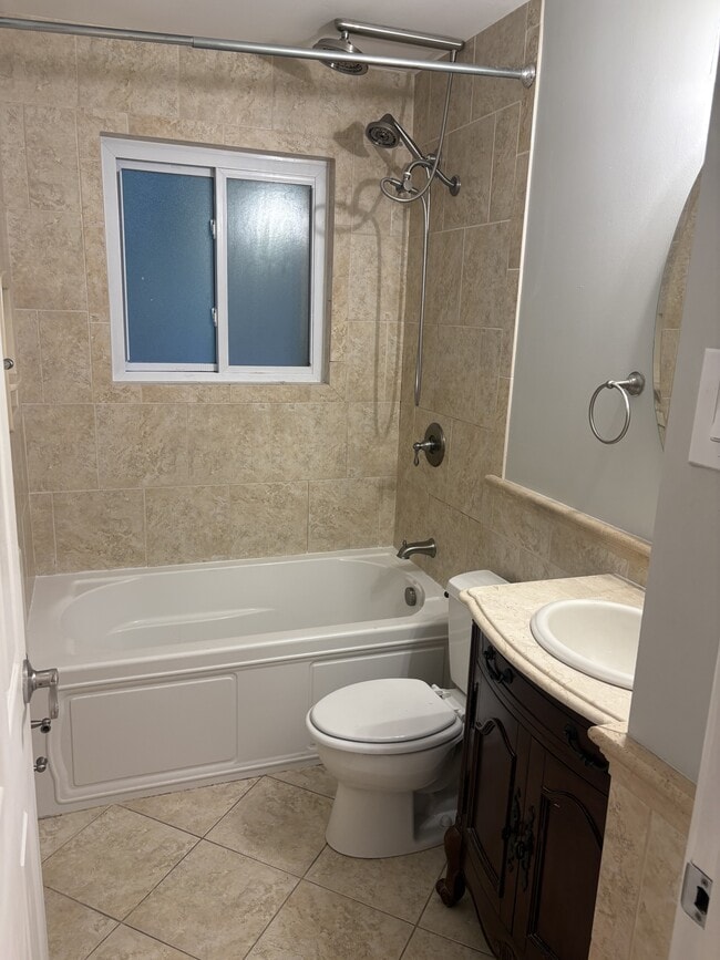 Building Photo - 448 Terryville Dr