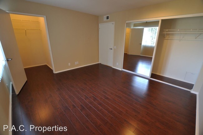 Foto del edificio - 11923 Laurelwood Dr