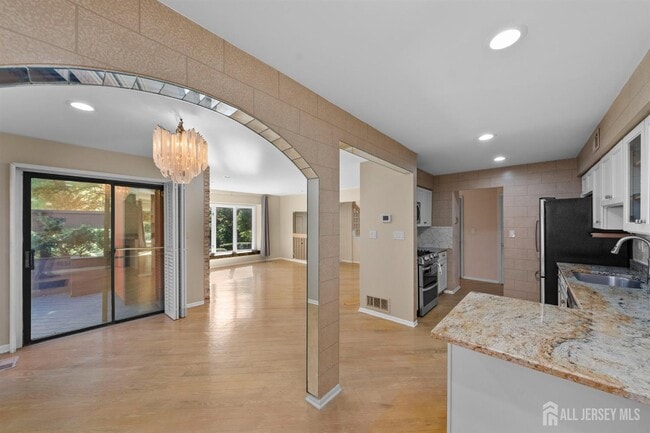 Foto del edificio - 148 Riverbend Dr
