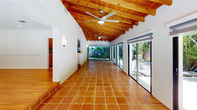 Foto del edificio - 2490 Trapp Ave